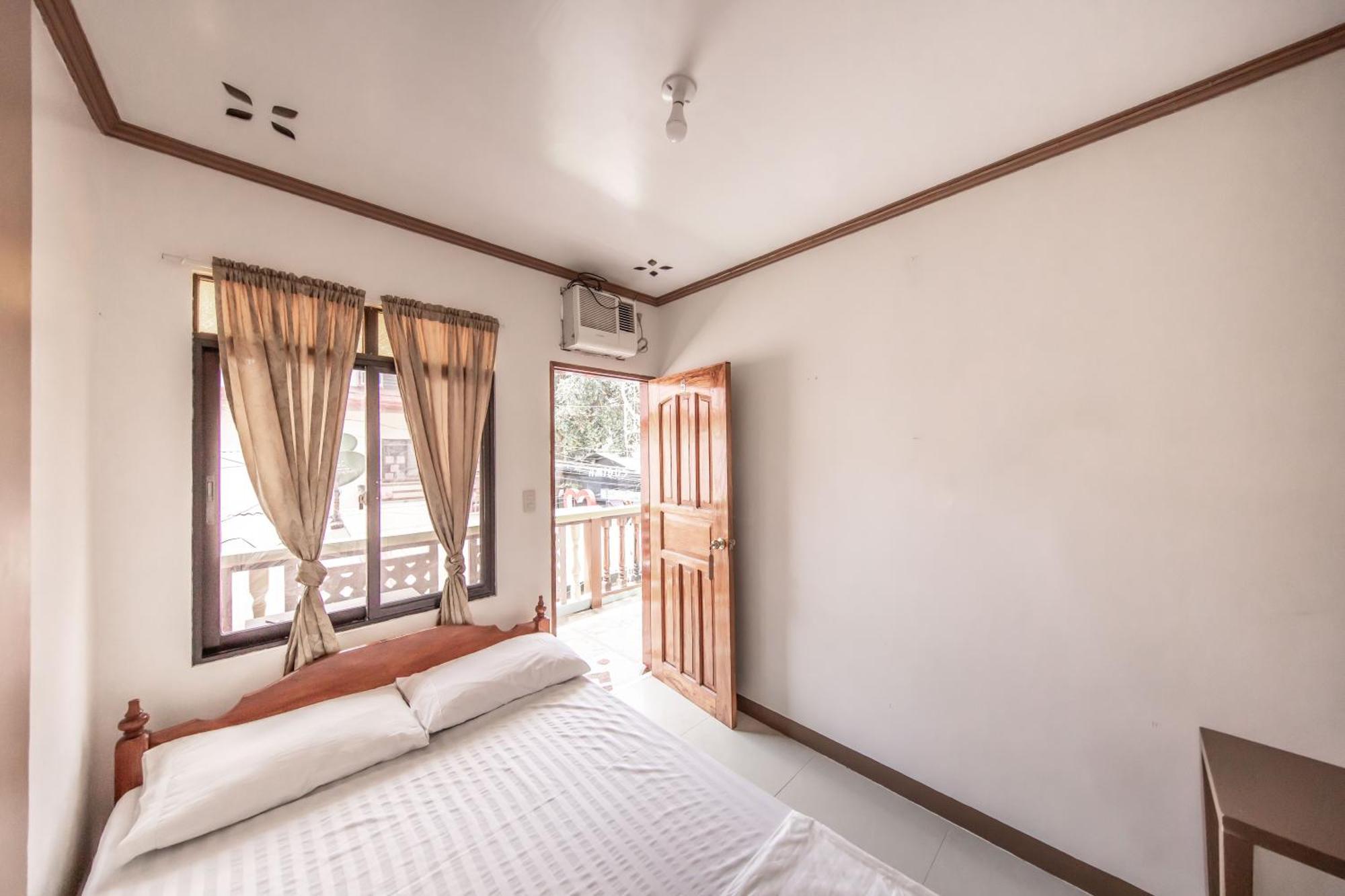 ซานียาส เพนชั่น Hotel Langi-langiban ภายนอก รูปภาพ