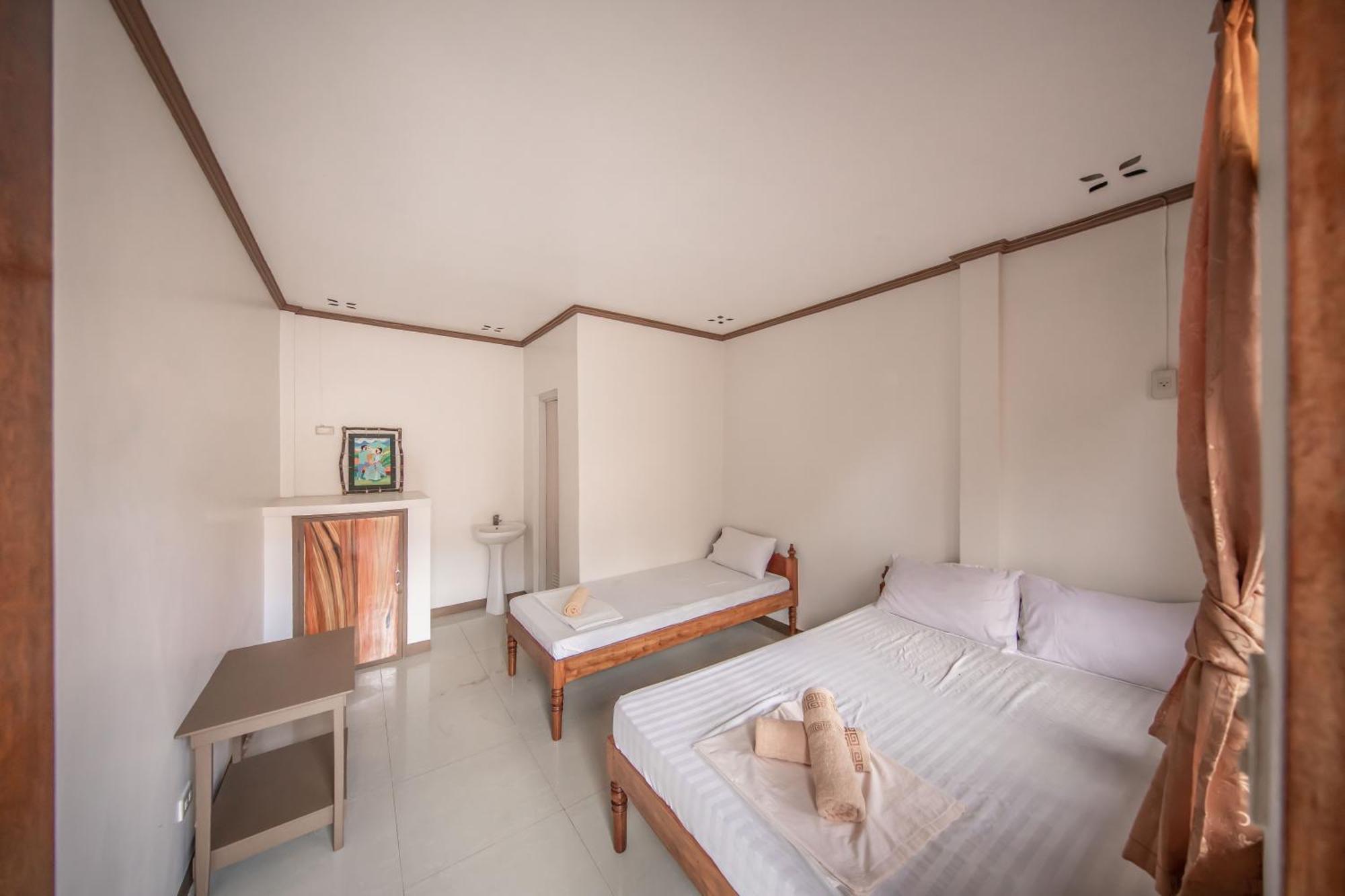 ซานียาส เพนชั่น Hotel Langi-langiban ภายนอก รูปภาพ