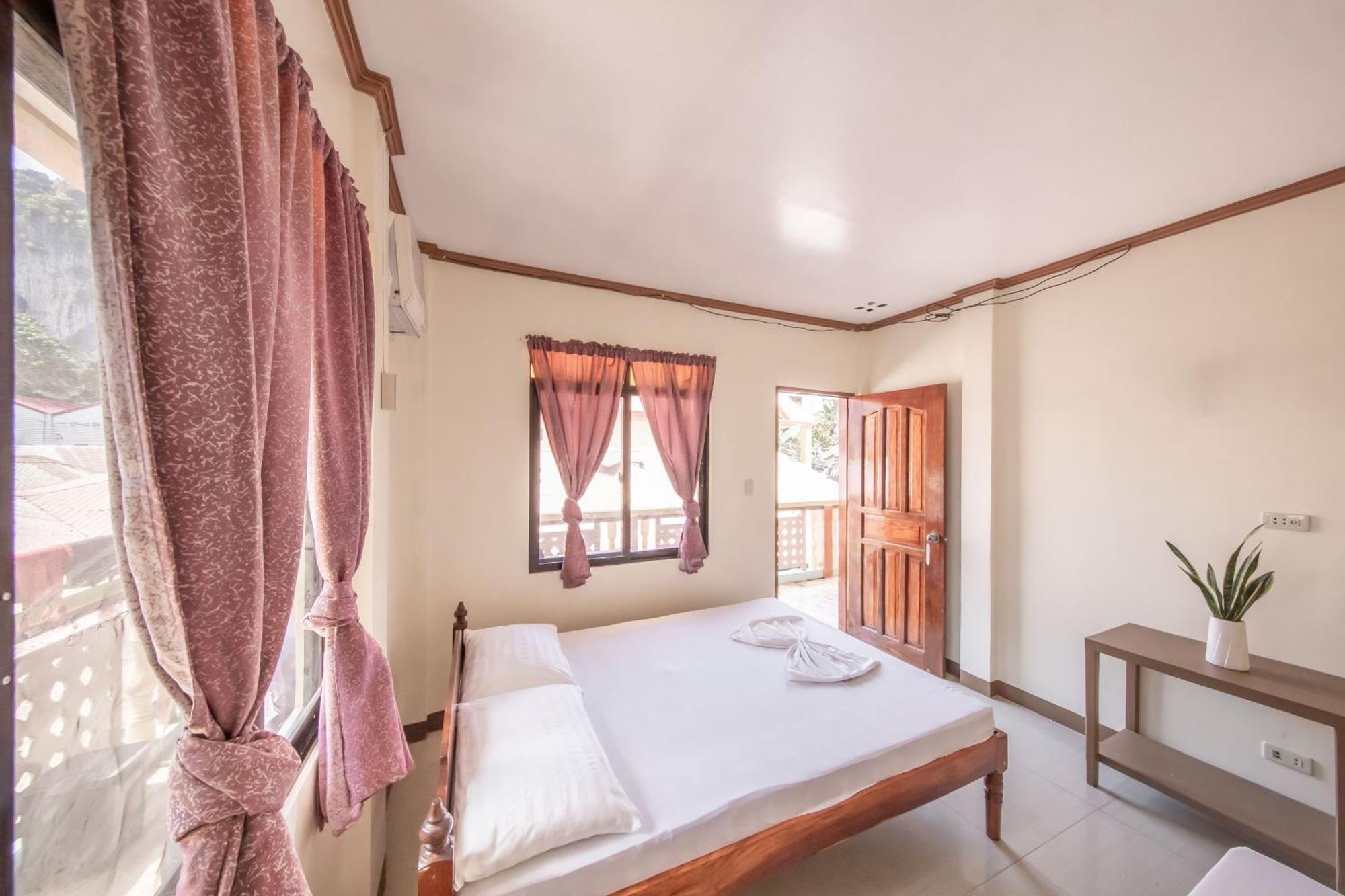 ซานียาส เพนชั่น Hotel Langi-langiban ภายนอก รูปภาพ